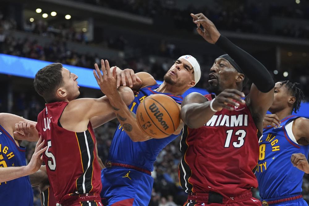 重背景下 重背景下